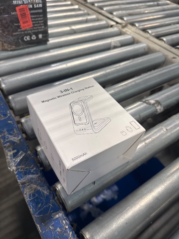 Photo 1 of 3 in 1 Wireless Charging Station