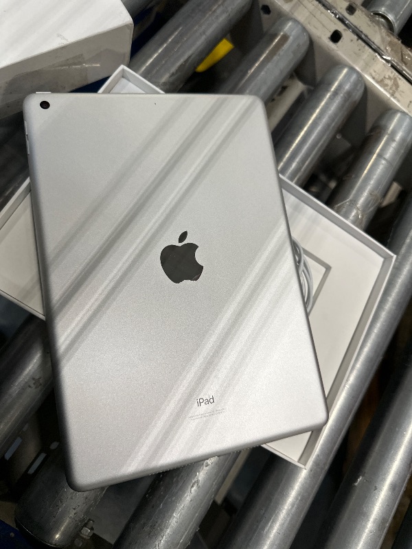 Photo 5 of Apple iPad (9th Generation): with A13 Bionic chip