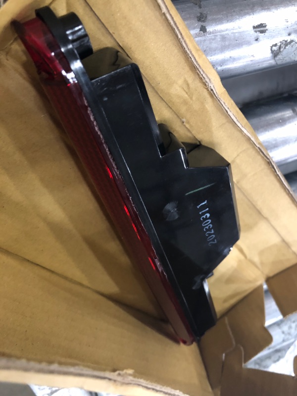 Photo 2 of * MISSING PARTS* Dorman - 923-265 - Third Brake Light