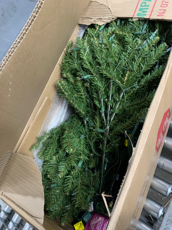 Photo 2 of * LIGHTS NEEDS NEED REPAIR* 6ft National Christmas Tree Company Pre-Lit Dunhill Fir Artificial Christmas Tree with 600 Clear Lights