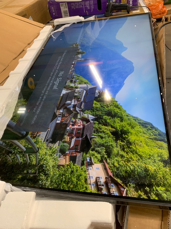 Photo 1 of LG 43 Inch Class UQ7070 ZUD series LED 4K UHD Smart webOS 22 TV