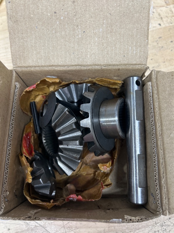 Photo 1 of **APPEARS USED , UNKNOWN IF MISSING PARTS*(*i
Motive Gear 706027XR Differential Rebuild Kit