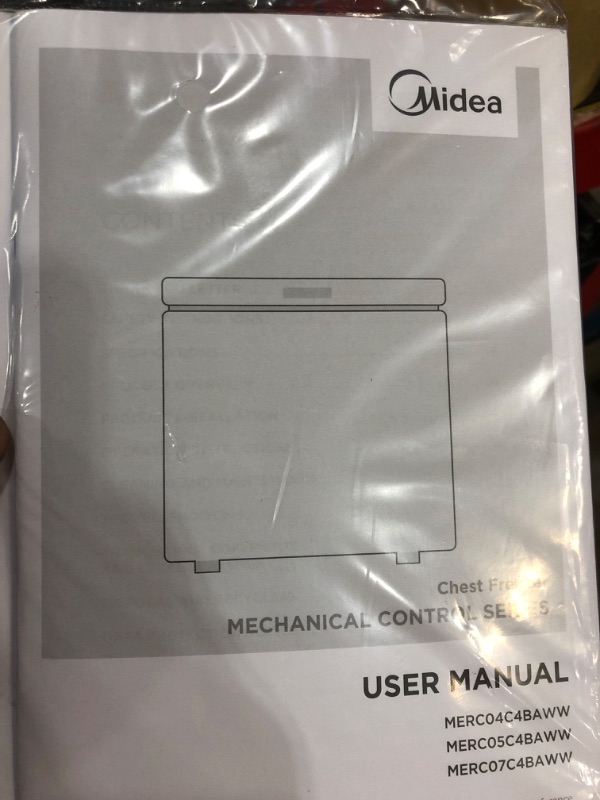 Photo 3 of *******MINOR DAMAGE SHOWN , DENT , DIRTY NEEDS CLEANING **** Midea 10.4-cu ft Garage Ready Manual Defrost Chest Freezer Convertible To Refrigerator (White)
Item #5670196 |

Model #MRC10M5CWW