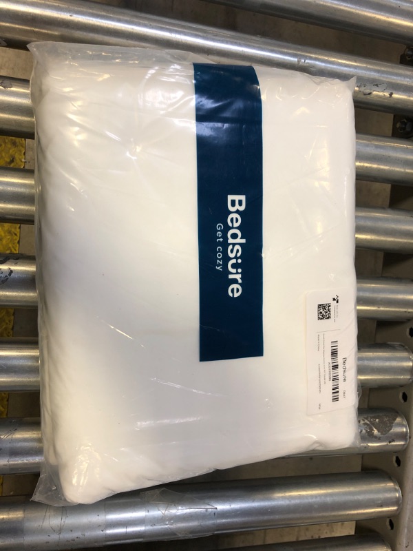 Photo 2 of Bedsure White California King Cover - Soft Prewashed Cal King  Cover Set