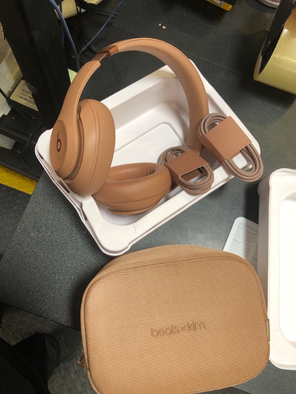 Photo 4 of Beats Studio Pro x Kim Kardashian – Bluetooth Noise Cancelling Headphones,Personalized Spatial Audio, USB-C Lossless Audio, Apple & Android Compatibility, Up to 40 Hours Battery Life - Dune
23