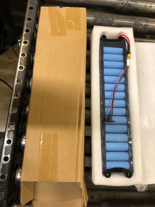 Photo 2 of Keenso Battery Pack Scooter, 36V 6600mah Battery Pack for M365 Electric Scooter Replacement Accessory