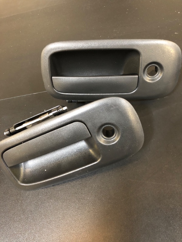 Photo 1 of Door handles for unknown vehicle 