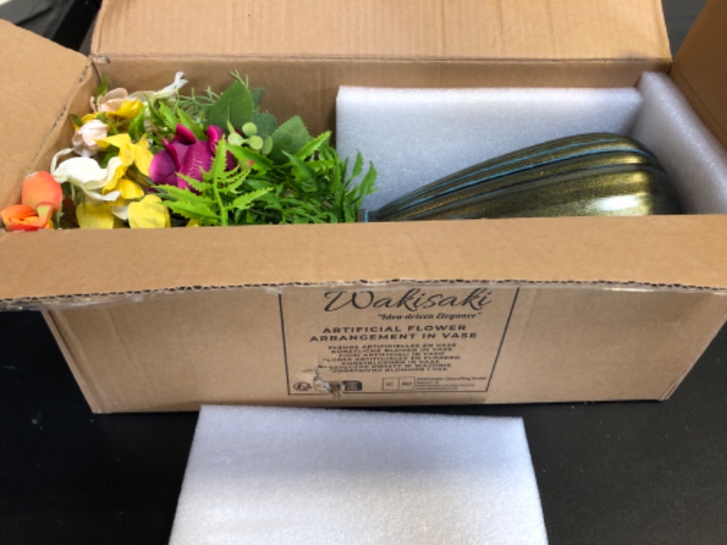 WAKISAKI Artificial Faux Flowers in Vase, Silk Flower Arrangement