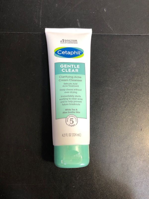 Photo 1 of Acne Face Wash, Gentle Clear Clarifying Acne with 2% Salicylic Acid 
EXP 10/2024
