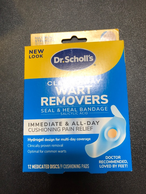 Photo 2 of Dr. Scholl's Clear Away WART Remover HYDROGEL Bandage // 12 Discs/9 Cushions, Clinically Proven, Immediate & All-Day Cushioning Pain Relief, Multi-Day Coverage, 12 Treatments EXP 03/2026