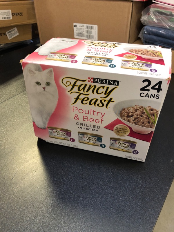 Photo 3 of Purina Fancy Feast Grilled Gourmet Wet Cat Food Chicken, Turkey  Beef Collection - 4.5lbs/24ct Variety Pack EXP AUG 2026