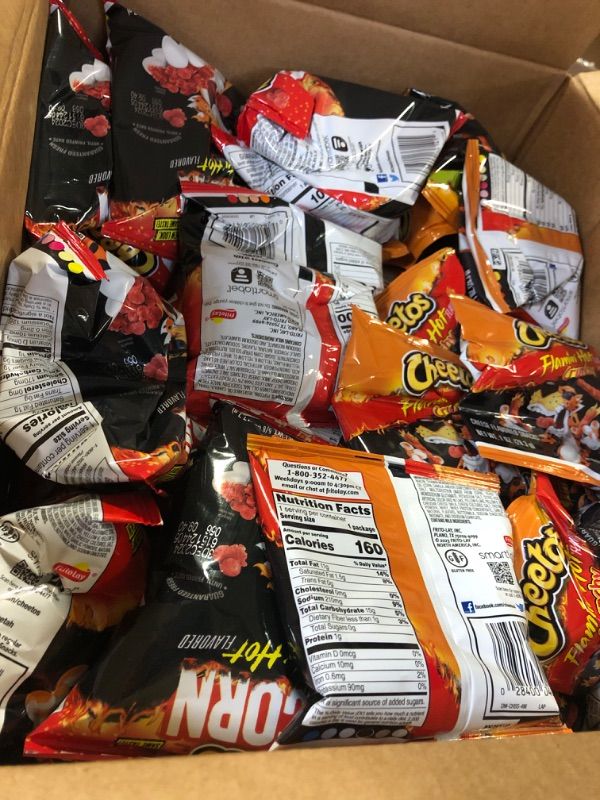 Photo 3 of CHEETOS Flamin' Hot Mix Variety Pack, (40 Count) - Best before 10/22/2024