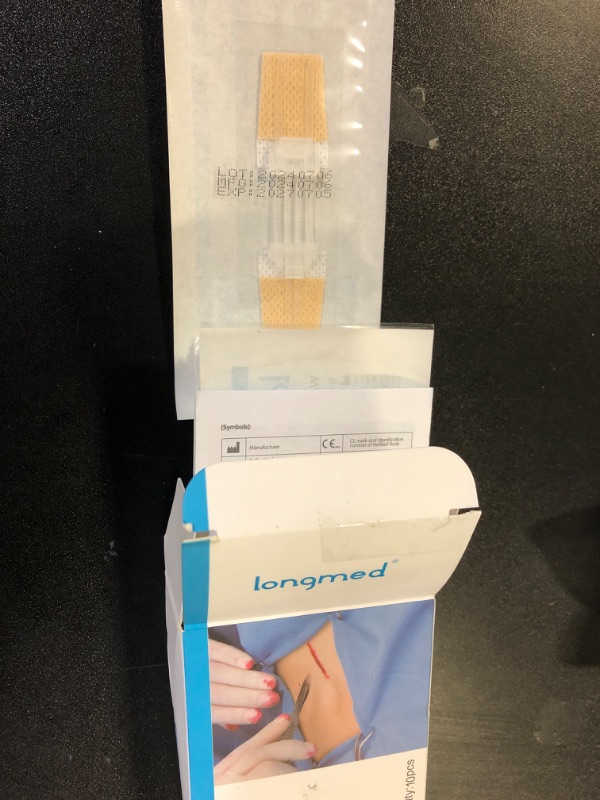 Photo 1 of Emergency Wound Closure Device 10 Pcs Zip Stitch Wound Closure Strips Laceration Kit Sutures Bandaids for Wounds Repair Without Sew Quick Clot First Aid Wound Care for Outdoor Hiking