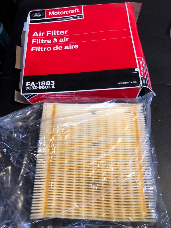 Photo 2 of Air Filter Ford Motorcraft FA-1883 7C3Z-9601-A