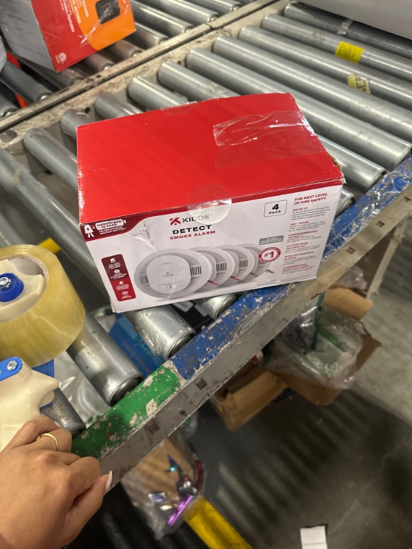 Photo 1 of Kidde Hardwired Smoke Detector, 10-Year Battery Backup, Interconnectable, LED Warning Light Indicators, 4 Pack