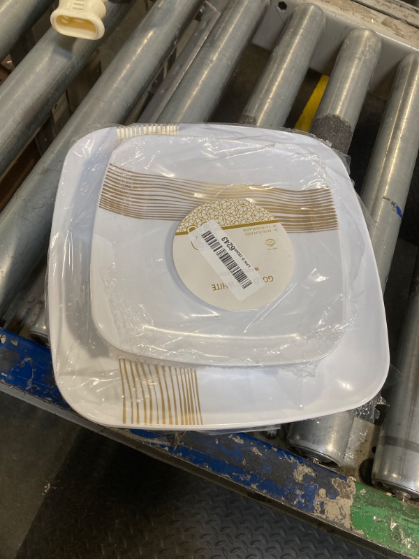 Photo 2 of R-kay Gold Plastic Plates - 40 Pack - 20 Square 10.25'' & 20 Round 7.5'' Disposable Plates - Heavy Duty Plastic Plates for Party & Wedding