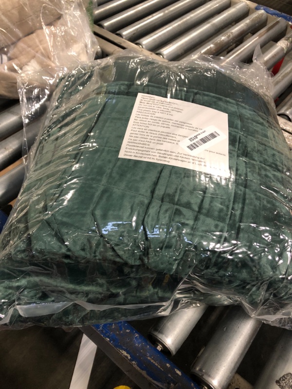 Photo 1 of RECYCO Luxury Velvet Quilt King Size, Ultra Soft Velvet Bedding Sets, Lightweight Quilted Velvet Comforter Set, Channel Stitch Oversized Bedspread Coverlet with 2 Pillow Shams, Emerald Green