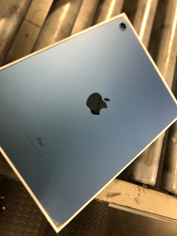 Photo 6 of ****NO CHARGER**** Apple iPad (10th Generation): with A14 Bionic chip, 10.9-inch Liquid Retina Display, 64GB, Wi-Fi 6, 12MP front/12MP Back Camera, Touch ID, All-Day Battery Life – Blue