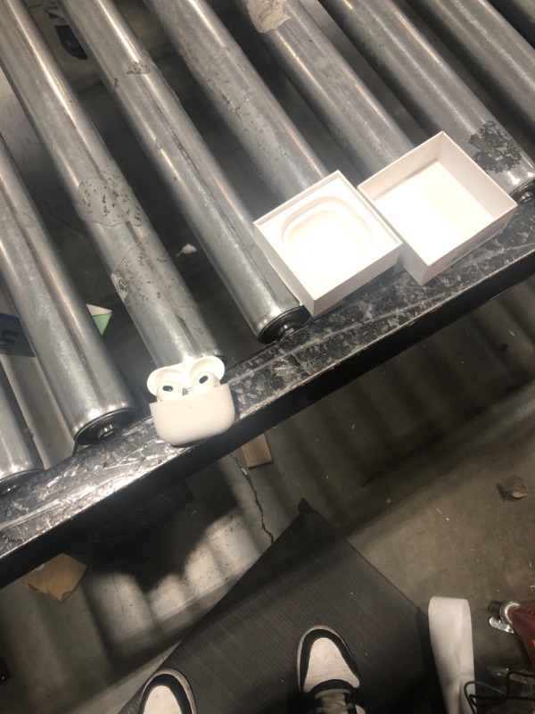 Photo 1 of Apple AirPods 4 Wireless Earbuds