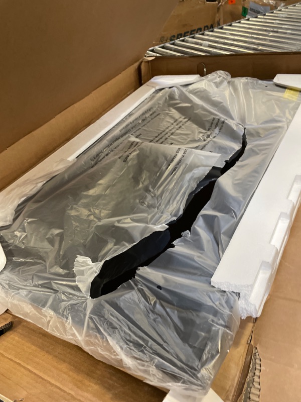 Photo 1 of Proscan PLDED4016A 40-Inch 1080p Full HD LED TV, black