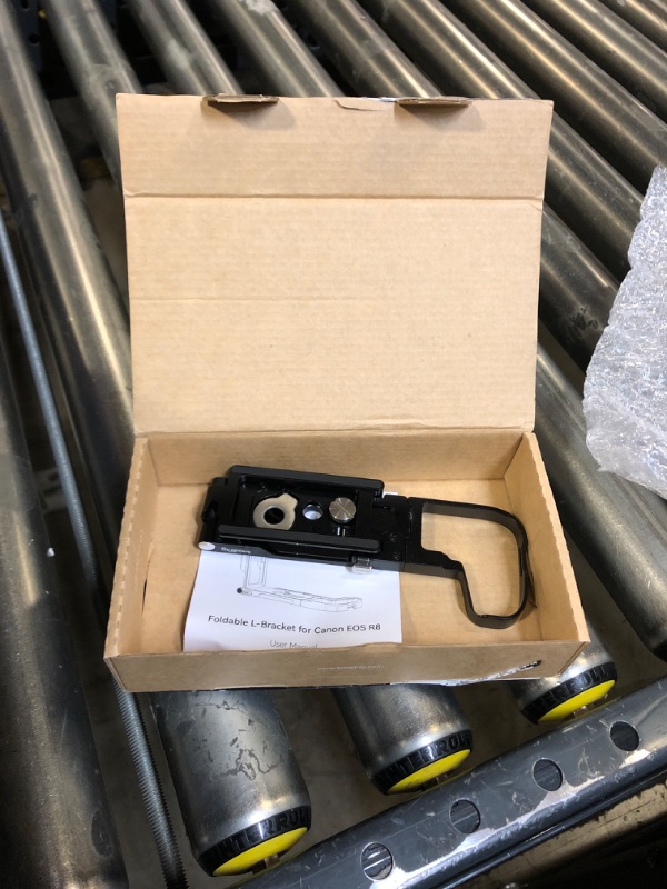 Photo 1 of SmallRig Camera Foldable L-Bracket for Canon R8, L-Shape Mount Plate for EOS R8 and RP, Foldable Side Plate for Arca-Swiss, Quick Switch Between Horizontal and Vertical Shooting - 4211