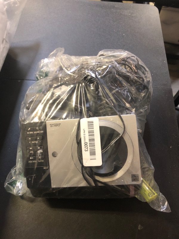 Photo 1 of AT&T CL82207 + (2) CL80107 DECT 6.0 Digital Technology 3 Handset Phone System