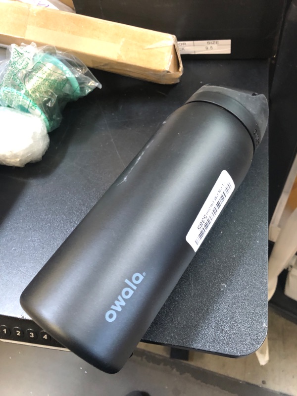 Photo 1 of Owala 32oz FreeSip Stainless Steel Water Bottle