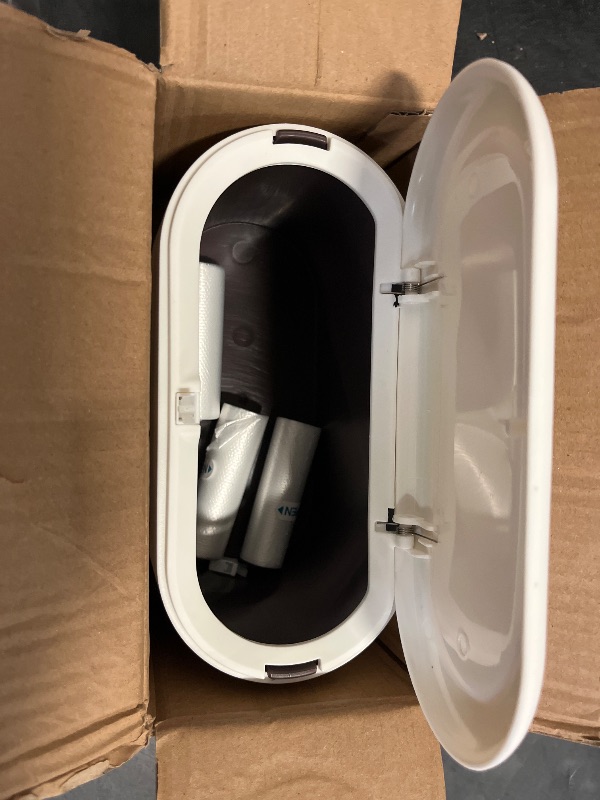 Photo 1 of SUBEKYU Mini Trash Can with Lid,Small Desk Trash Can,Countertop Mini Garbage Cans,Tiny Waste Basket,White,with 3 roll Bags