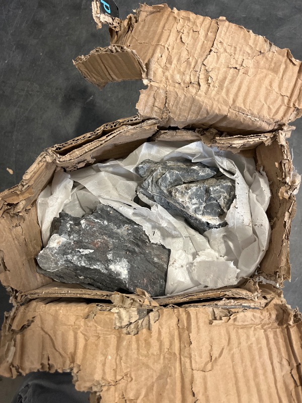 Photo 1 of FISCAPE 5 PCS 2-8'' Natural Seiryu Stones Slate Stones for Aquariums Terrariums, Paludarium, Vivariums, Reptile, and Amphibian Enclosures