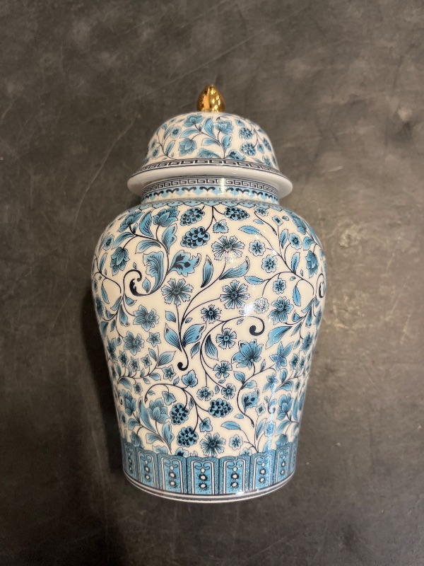 Photo 1 of XINGYAN Chinese Ginger Jar with Lid Chinoiserie Antique Style,Home Decorative Retro Blue and White Porcelain Flowers Ceramic Covered Jar Vase,Traditional China Ming and Qing Style (Floral Jar)