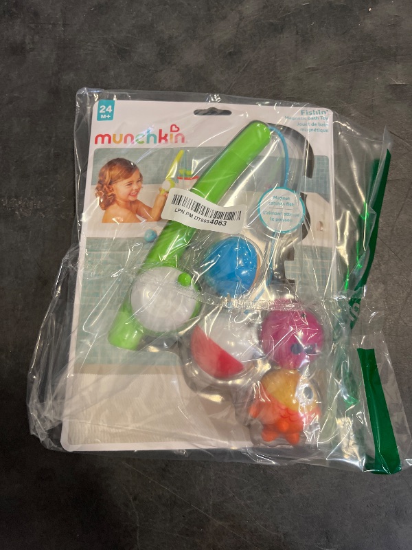 Photo 1 of Munchkin® Fishin'™ Magnetic Baby and Toddler Bath Toy, 4pc Set