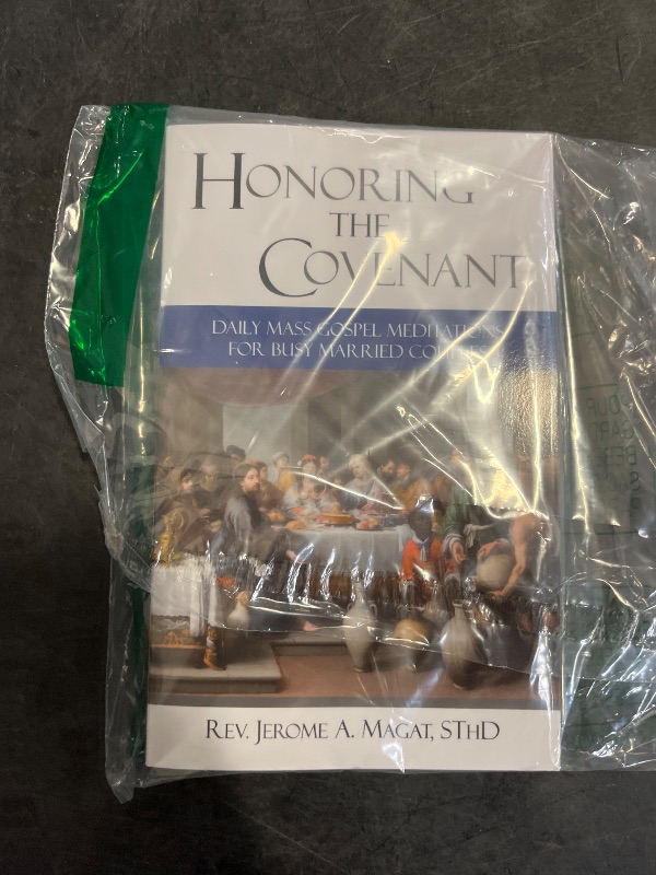 Photo 1 of Honoring the Covenant: Daily Mass Gospel Meditations for Busy Married Couples