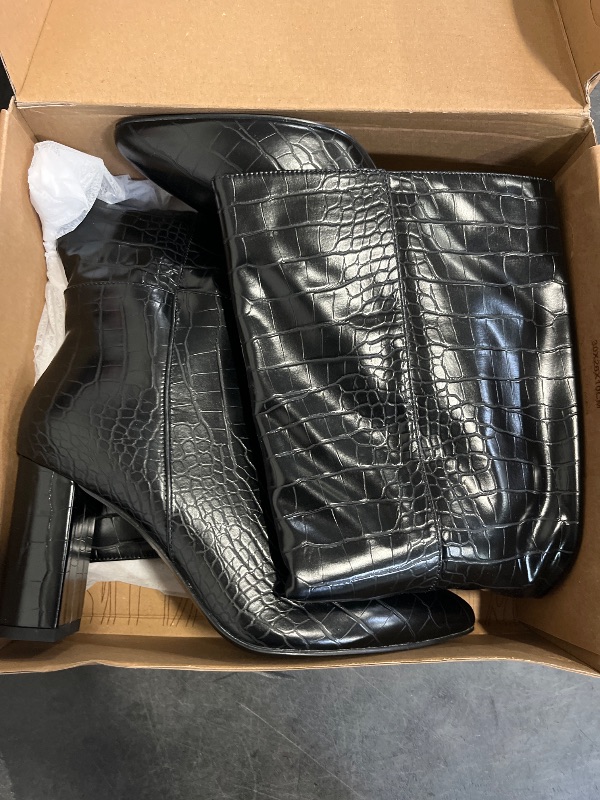 Photo 1 of Size 8.5 - AOSPHIRAYLIAN Knee High Boots Women Tall Boots for Women Calf High Knee Boots Pointed Toe Chunky Heel Long Boots Ladies Boots Snake Faux Crocodile Dress Boots Side Zipper,Black 