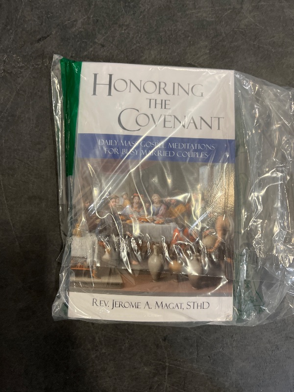 Photo 1 of Honoring the Covenant: Daily Mass Gospel Meditations for Busy Married Couples