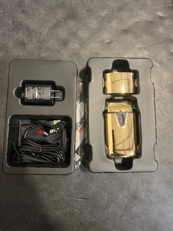 Photo 1 of BaBylissPRO Gold UV-Disinfecting Single Foil Shaver