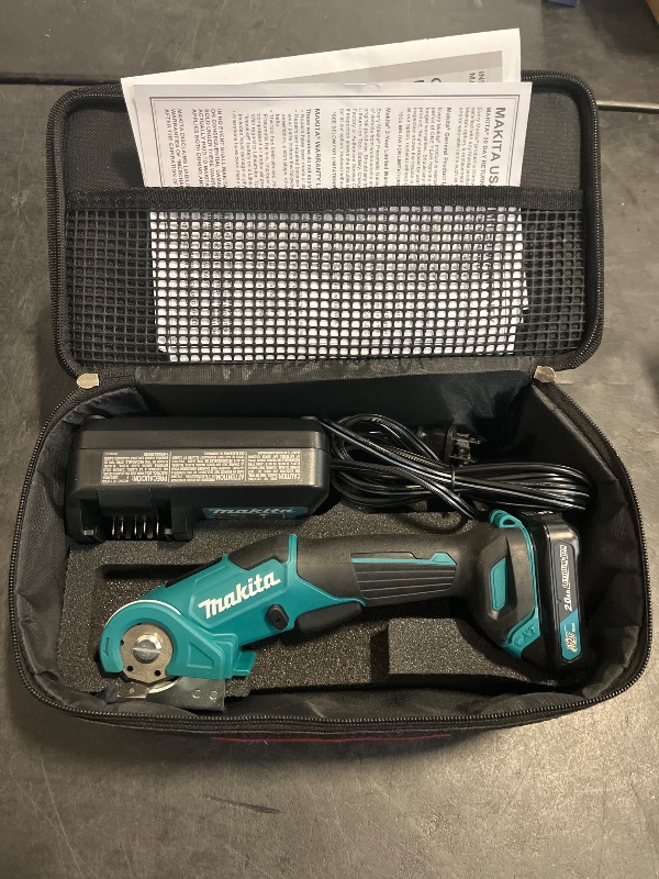 Photo 1 of Makita PC01R3 12V max CXT® Lithium-Ion Cordless Multi-Cutter Kit (2.0Ah)