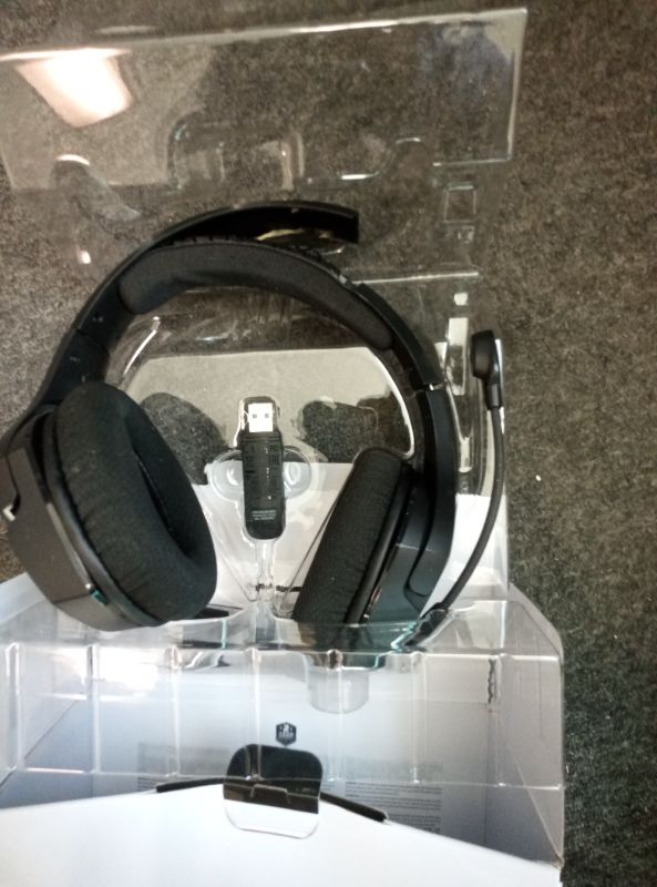 Photo 1 of HyperX Cloud Stinger Core – Wireless Lightweight Gaming Headset, DTS Headphone:X spatial audio, Noise Cancelling Microphone, For PC, Black