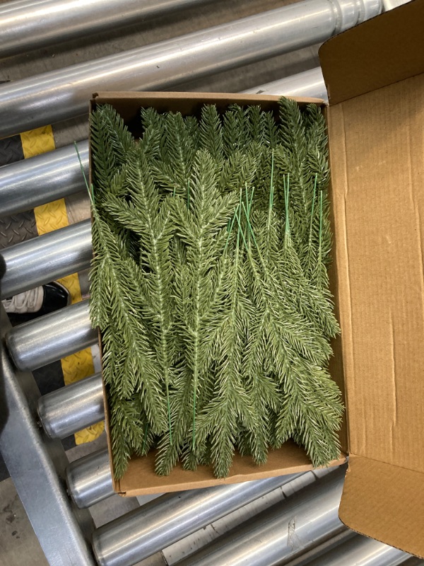 Photo 2 of 100 Pieces Christmas Pine Needles 10 inch Artificial Pine Branches Green Leaves Needle Garlands Pine Twigs Faux Cedar Branches Greenery DIY Accessories for Christmas Holiday Winter (Stylish Style)