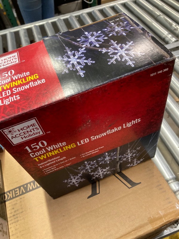 Photo 1 of 150 Count Cool White Twinkling LED Snowflakes Lights
