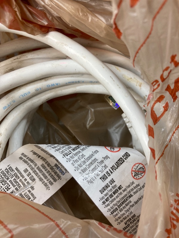 Photo 2 of 15 ft. 16/3 Light Duty Indoor/Outdoor Extension Cord, White


