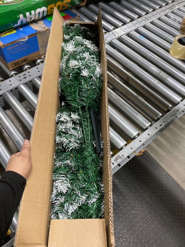 Photo 1 of Ayieyill 7.5 ft Pre-Lit Artificial Christmas Tree with 1000 Snow Sprayed Tips 300 LED Lights 36 Snowflakes Ornaments
