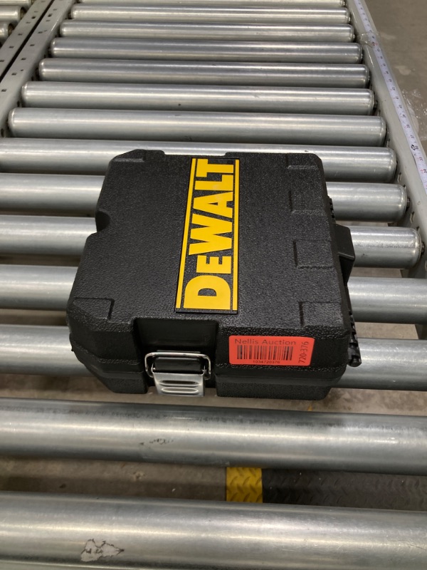 Photo 2 of DEWALT Level, Cross Line Laser, Green (DW088CG)