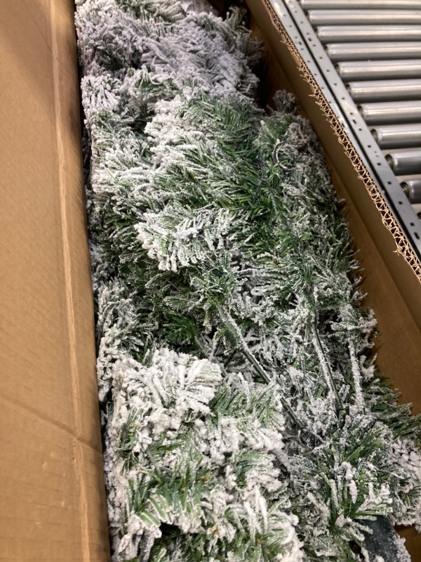 Photo 2 of 6.5ft Pre- Snow Flocked Christmas Tree with 1000 Tips 250 Warm Lights, Hinged Artificial Holiday Xmas Pine Tree, White