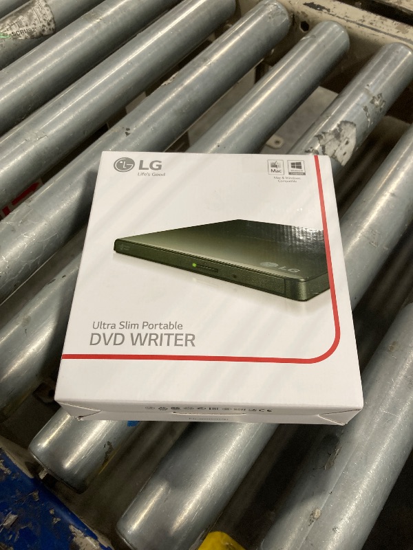 Photo 2 of 8x External USB 2.0 Double-Layer DVD±RW/±R/-RAM/CD-RW Drive