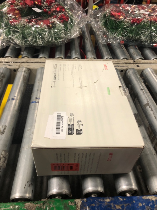 Photo 1 of YOTON Y9 Netflix Projector with wifi and bluetooth, Portable Projector 4K support 20000 lumens with zoom, 2024 Upgraded movie projector with Netflix/Prime Video/YouTube/Hulu/Dolby