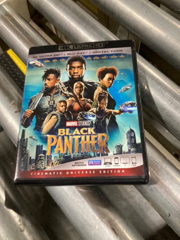 Photo 2 of Black Panther [4K UHD]