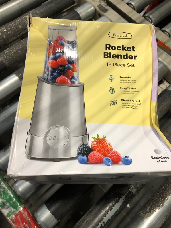 Photo 2 of BELLA 13330 Rocket Blender