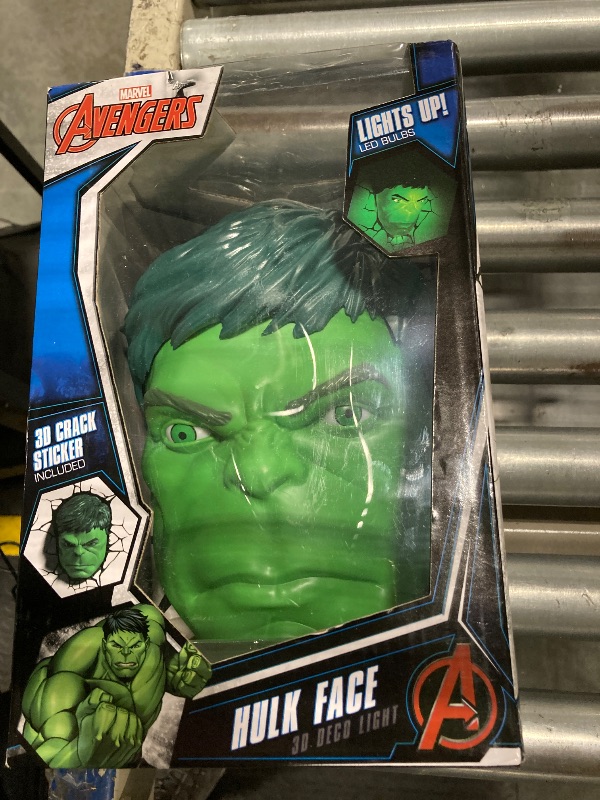 Photo 2 of 3DLightFX Marvel Avengers Hulk Face 3D Deco Light