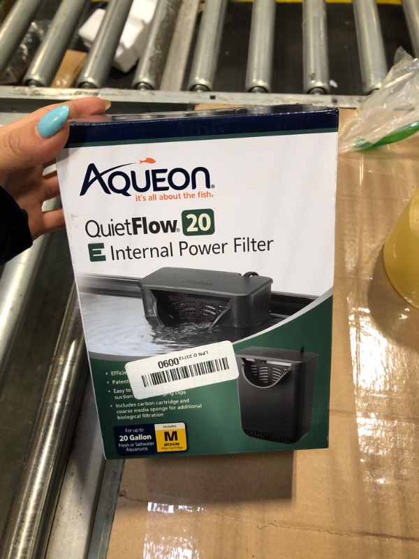 Photo 2 of Aqueon QuietFlow E Internal Power Filter Medium - 20 Gallon