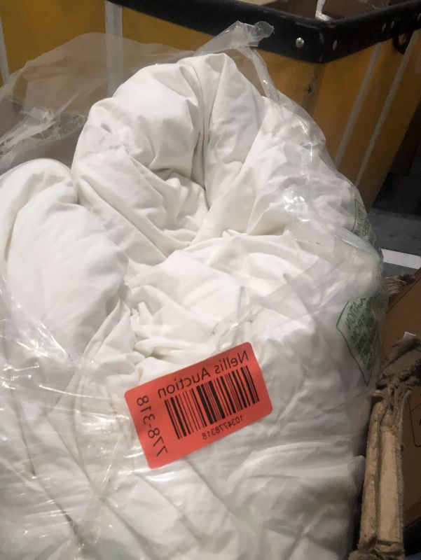 Photo 3 of ***USED***Cosybay Feather and Downfiber Comforter Full Size, Ultra Fluffy Duvet Insert, All Season White Cotton Cover Luxury Hotel Bed Comforter with Corner Tabs, 82"x86"